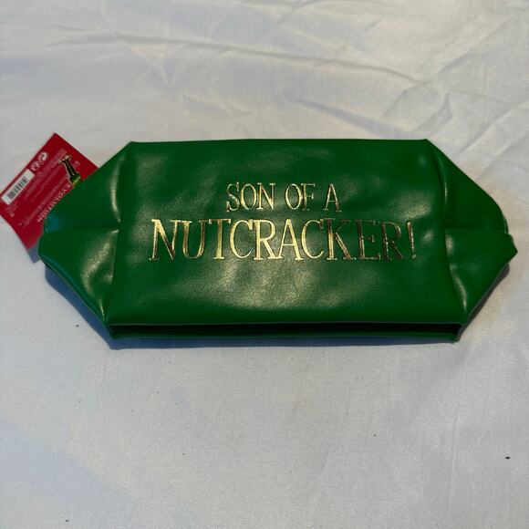 Revolution Makeup Elf Movie Christmas Cosmetic Bag NWT - Picture 4 of 4